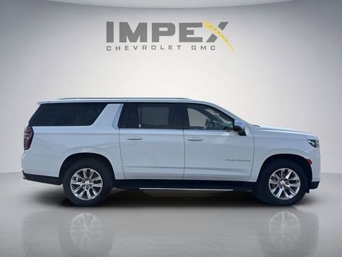 Used 2023 Chevrolet Suburban Premier RWD image 6