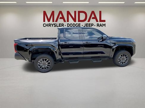 Used 2025 Toyota Tacoma SR AWD/4WD image 4
