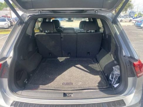 Used 2024 Volkswagen Tiguan SE R-Line AWD/4WD image 8