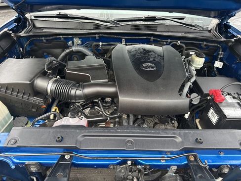 Used 2016 Toyota Tacoma SR5 w/ Towing Package image 24