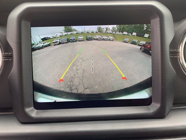 Used 2022 Jeep Wrangler Unlimited Sahara AWD/4WD image 18