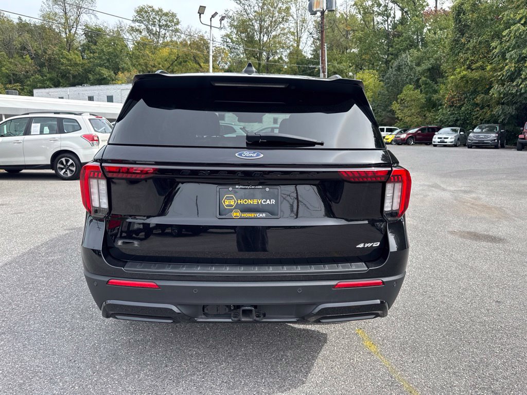 Used 2025 Ford Explorer ST-Line w/ Premium Package AWD/4WD image 8