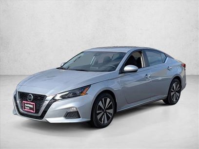 Used 2022 Nissan Altima 2.5 SV