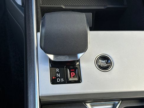 New 2025 Land Rover Range Rover SE image 21