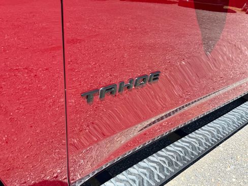 Certified 2021 Chevrolet Tahoe Z71 w/ Z71 Signature Package AWD/4WD image 9