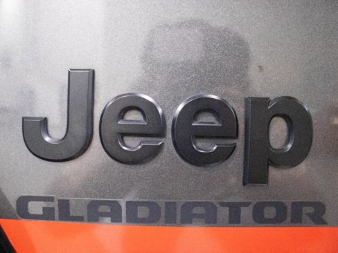 Used 2022 Jeep Gladiator Sport image 31