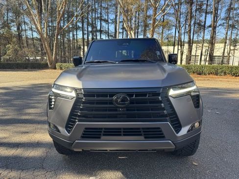 Used 2024 Lexus GX 550 image 3
