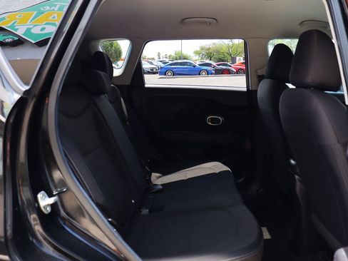 Used 2017 Kia Soul FWD image 27