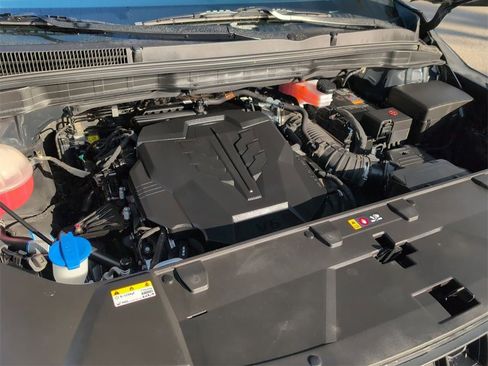 Certified 2024 Kia Carnival LX image 29