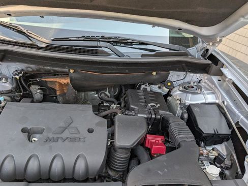 Used 2015 Mitsubishi Outlander SE image 23