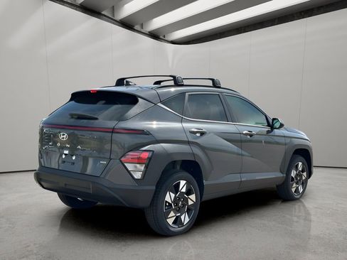 Used 2025 Hyundai Kona SEL image 4