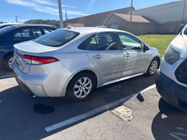 Used 2024 Toyota Corolla LE FWD image 3