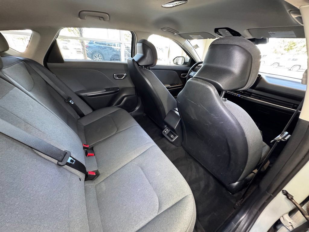 Used 2025 Kia K4 FWD image 44