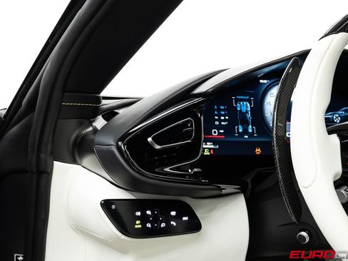 Used 2025 Ferrari 12Cilindri RWD image 33