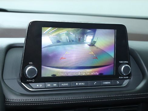 Used 2023 Nissan Rogue SV image 29