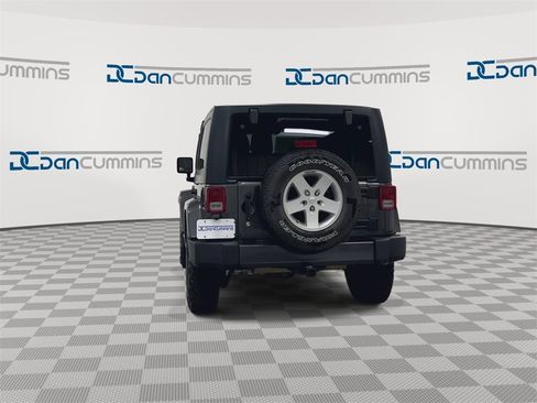 Used 2018 Jeep Wrangler Sport image 7