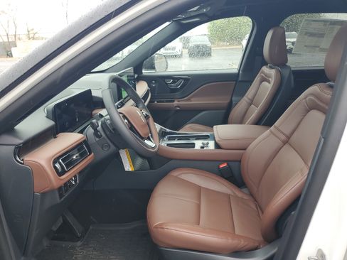 New 2026 Lincoln Aviator Reserve w/ Jet Appearance Package AWD/4WD image 10