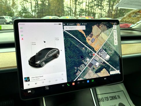 Used 2018 Tesla Model 3 Long Range image 18