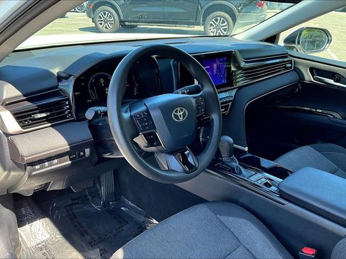 Used 2025 Toyota Camry LE image 13