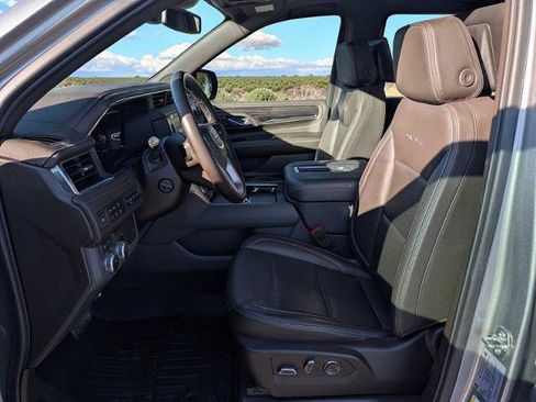 Used 2023 GMC Yukon Denali AWD/4WD image 14