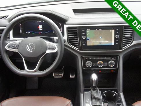 Used 2021 Volkswagen Atlas SEL Premium w/ MDO Package (Bench Seat) image 14