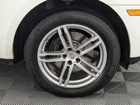 Used 2018 Porsche Macan image 14