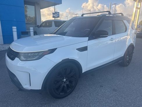 Used 2017 Land Rover Discovery HSE image 6