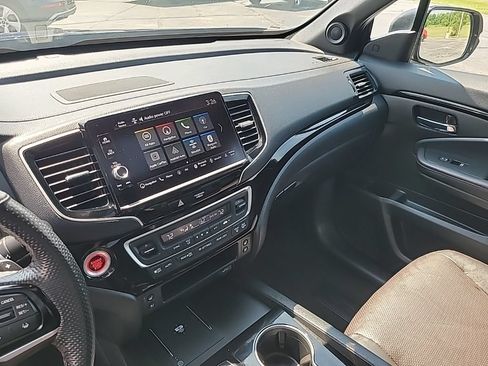 Used 2024 Honda Ridgeline Black Edition image 9