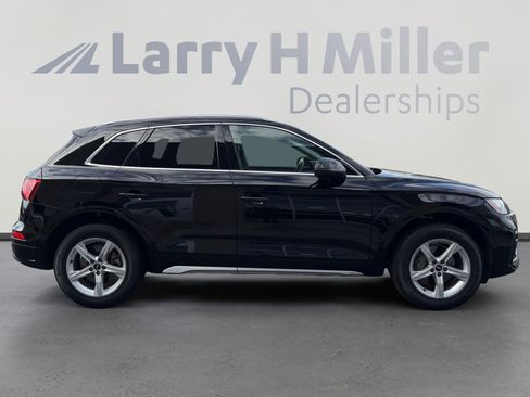Used 2021 Audi Q5 Premium w/ Convenience Package image 6