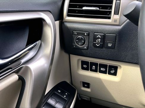 Used 2020 Lexus GX 460 Luxury w/ Accessory Package AWD/4WD image 36