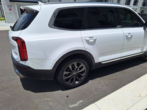 Used 2021 Kia Telluride EX w/ EX Premium Package FWD image 6