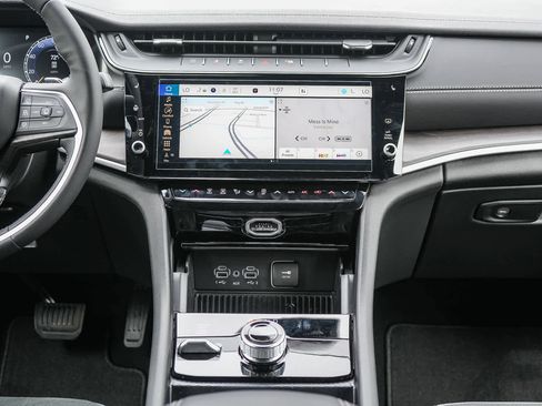 New 2026 Jeep Grand Cherokee L 4WD image 13