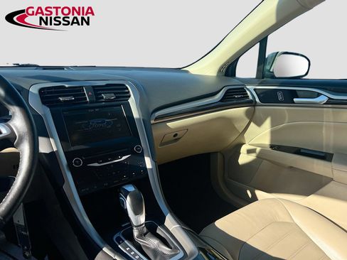 Used 2014 Ford Fusion SE w/ Equipment Group 202A FWD image 31