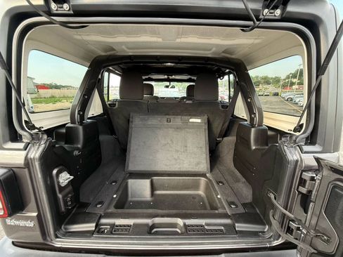 Used 2019 Jeep Wrangler Unlimited Sport S AWD/4WD image 23