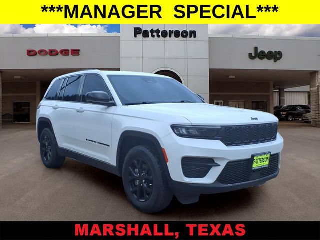 Used 2025 Jeep Grand Cherokee Altitude RWD image 1