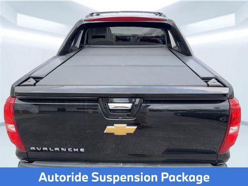 Used 2013 Chevrolet Avalanche LTZ RWD image 14