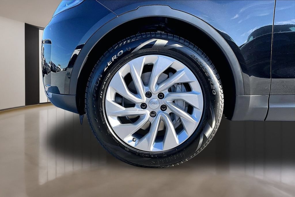 New 2026 Land Rover Discovery S AWD/4WD image 13