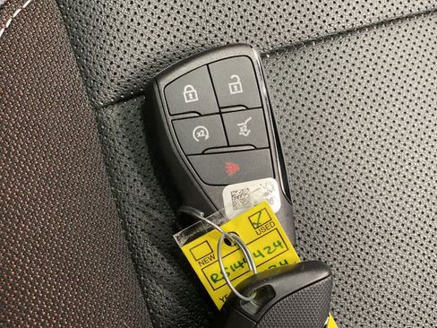 Used 2024 Chevrolet Equinox EV RS image 30