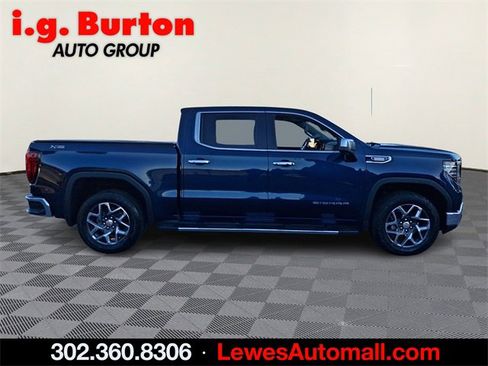 Used 2023 GMC Sierra 1500 SLT w/ SLT Premium Package image 7