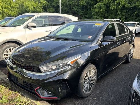 Used 2022 Kia Forte GT-Line w/ GT-Line Premium Package FWD image 3