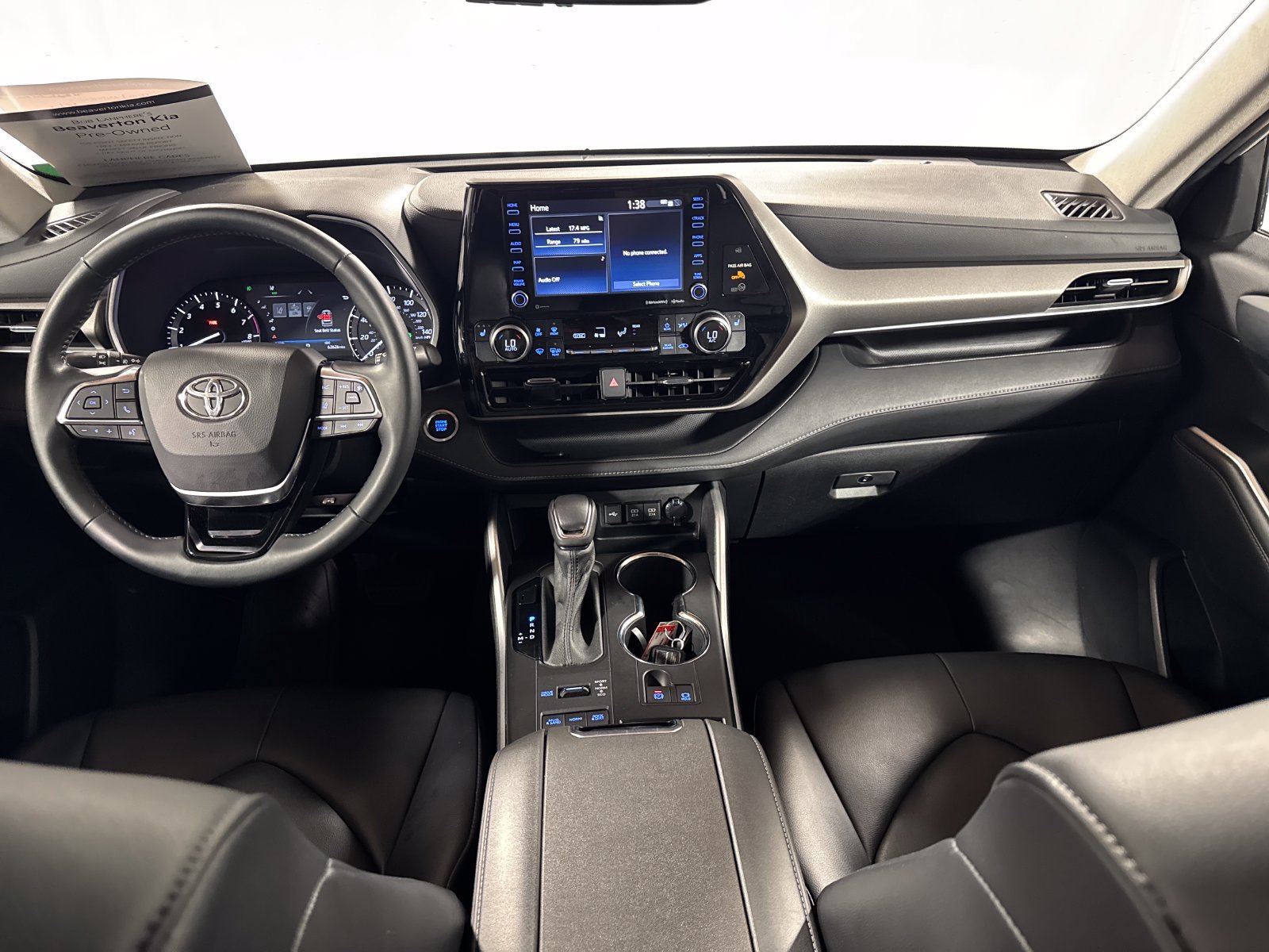 Used 2021 Toyota Highlander XLE AWD/4WD image 4