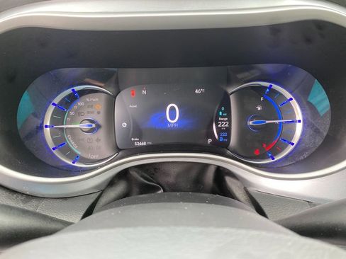 Used 2017 Chrysler Pacifica Touring Plus image 18