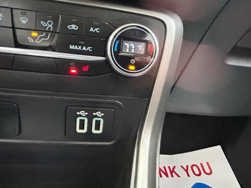 Used 2018 Ford EcoSport SE w/ SE Convenience Package image 18