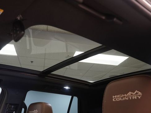 Used 2022 Chevrolet Tahoe High Country AWD/4WD image 4