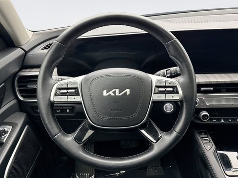Used 2024 Kia Telluride EX w/ EX Captain's Chair Package AWD/4WD image 12