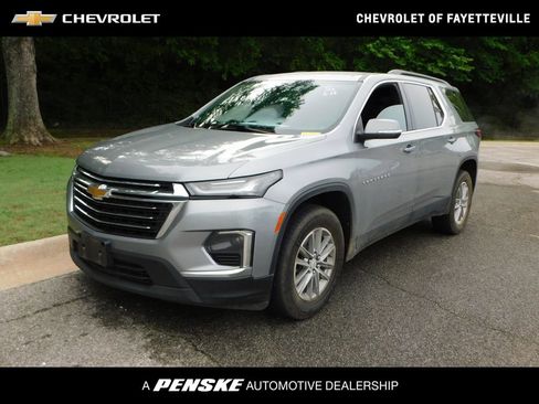 Used 2023 Chevrolet Traverse LT FWD image 1