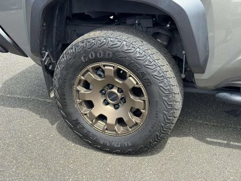 Used 2024 Toyota Tacoma 4x4 Double Cab Hybrid image 8
