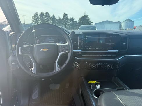 Used 2025 Chevrolet Silverado 2500 LTZ w/ LTZ Premium Package image 17