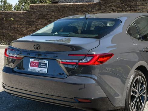 Used 2026 Toyota Camry XLE image 6