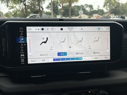 New 2025 Jeep Gladiator Sport image 19